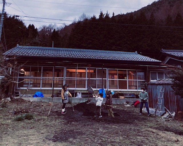 写真: 里山スクール木の子「わかば」
