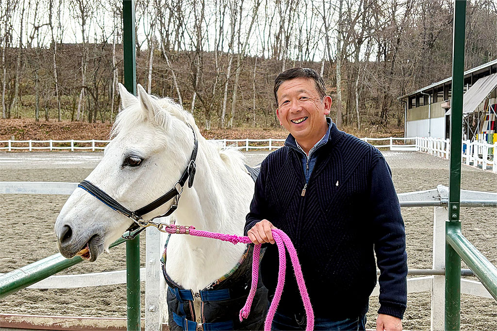 写真: 蓼科ポニー牧場（ひだまりファーム）上村優一郎さん